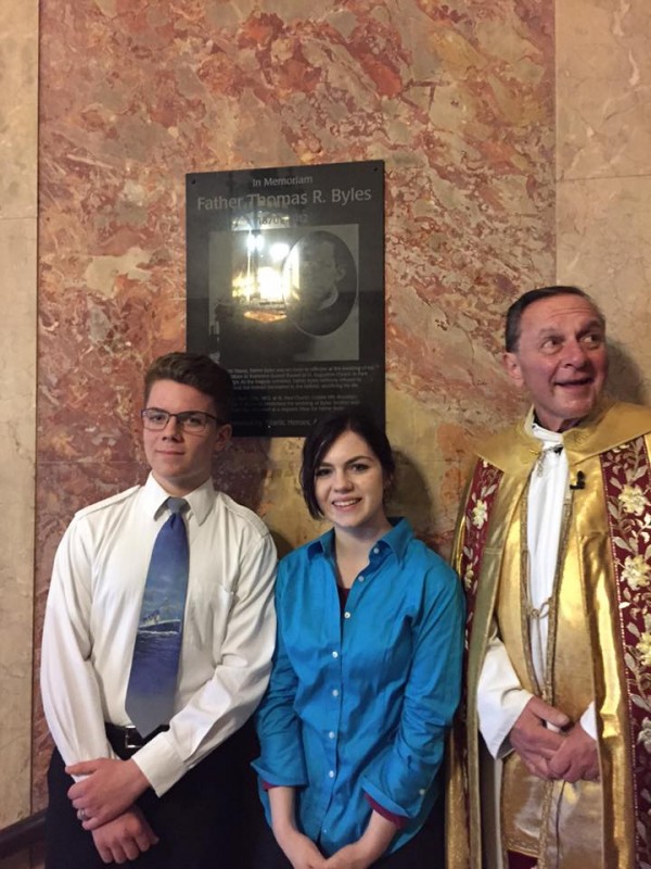 Benjamin and Cady Crosby with Fr. Joseph Nugent, the pastor of St. Paul’s Church (Photo Credit: TitanicHeroes.com)